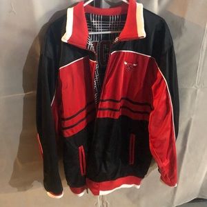 Men’s reversible Bulls windbreaker style coat